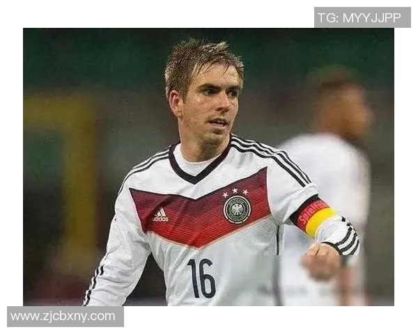 全球最知名足球明星背后的故事与成就探秘