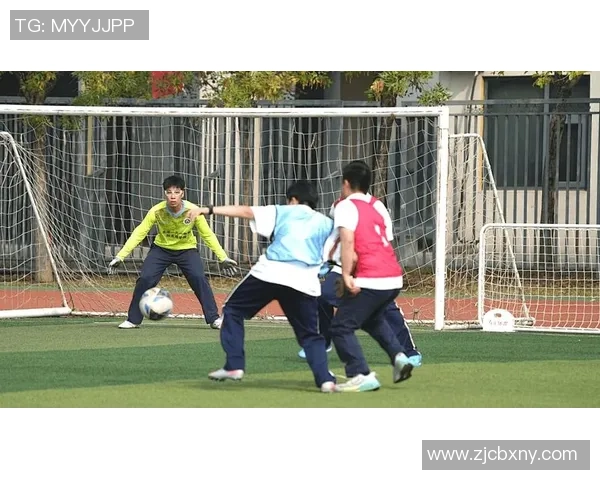 雪菡足球：青春拼搏的绿茵场上绽放梦想与希望的故事